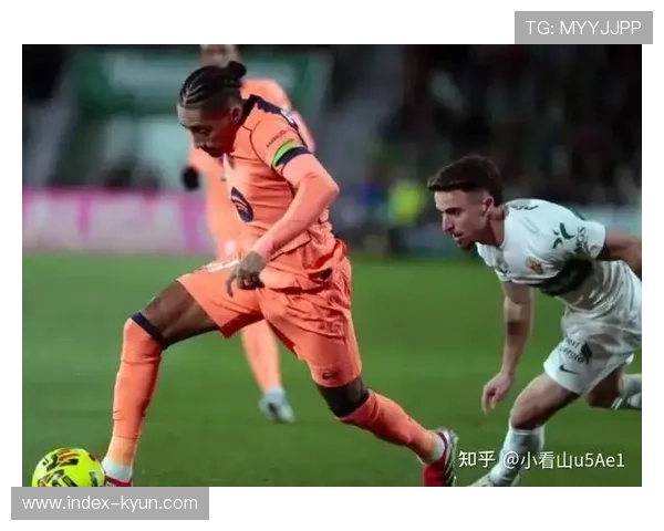 巴萨3-1客胜埃尔切，继续以1分优势领跑积分榜